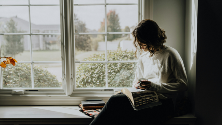 How to Hear God’s Voice When Making a Decision: Biblical Wisdom for Discernment